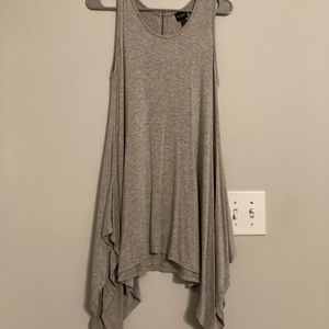 NWOT - grey shark bite hem tank